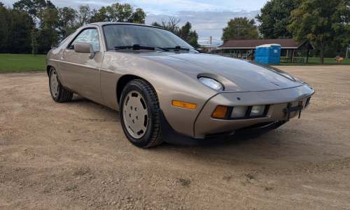Additional Photo 1: 1984 Porsche 928