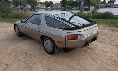 Additional Photo 3: 1984 Porsche 928