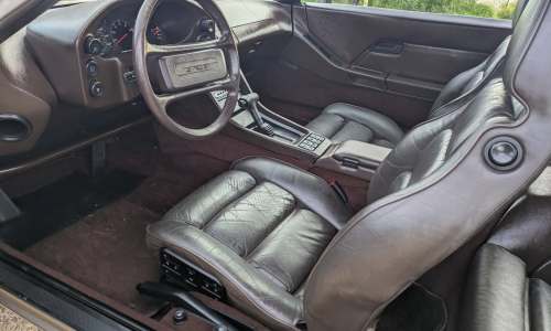 Additional Photo 4: 1984 Porsche 928